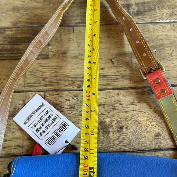 NEW ! Folklore Couture Vegan Recycled Leather Crossbody Bag - Picture 3 of 5